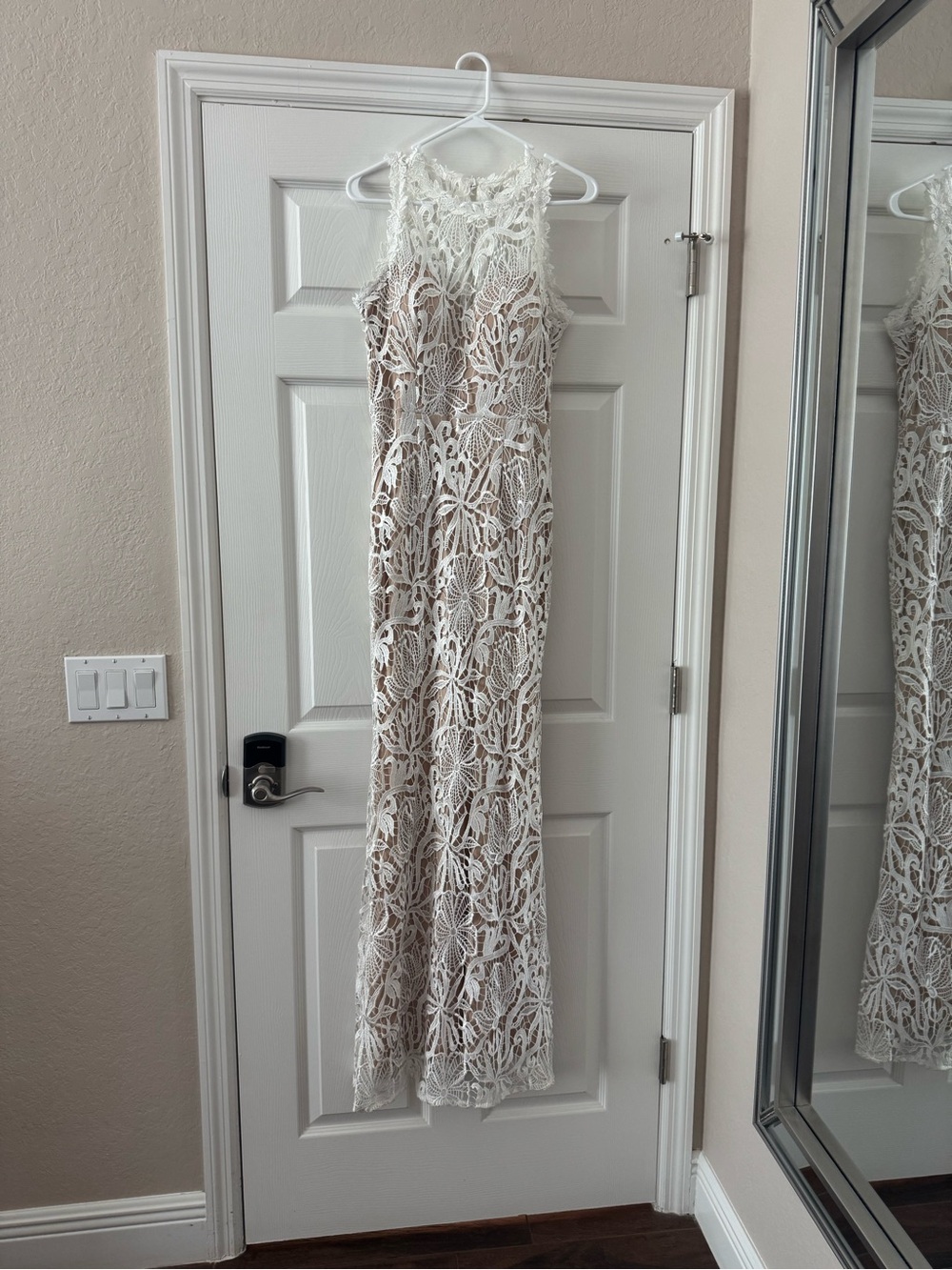 Sleeveless White Lace Maxi Dress, Medium